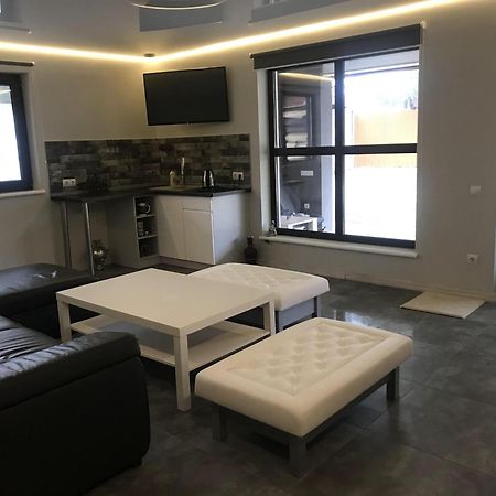 Royal Relax Pensionat Khorodelets Exteriör bild